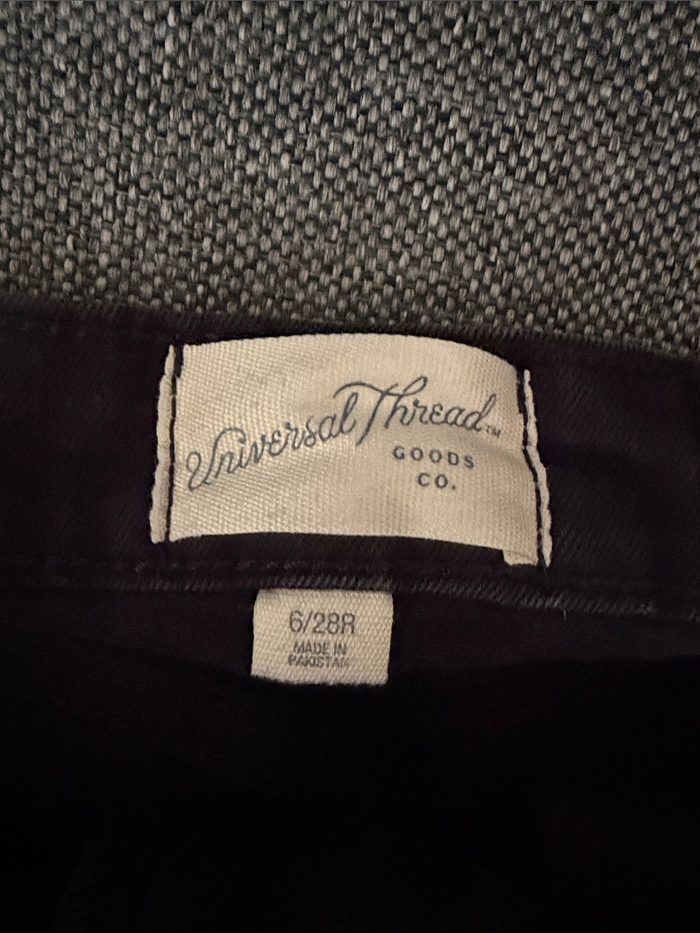 Universal Thread shorts - Picture 2 of 4